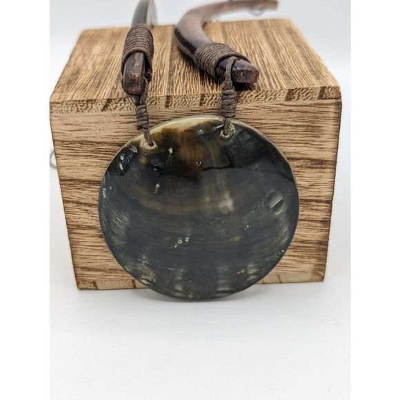 Large Mother Of Pearl Abalone Statement Necklace Choker Pendant Wood Natrual - Picture 3 of 7